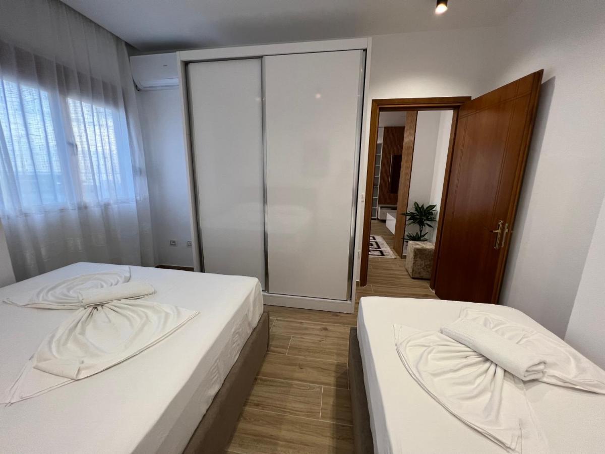 West View Apartment Durrës Esterno foto