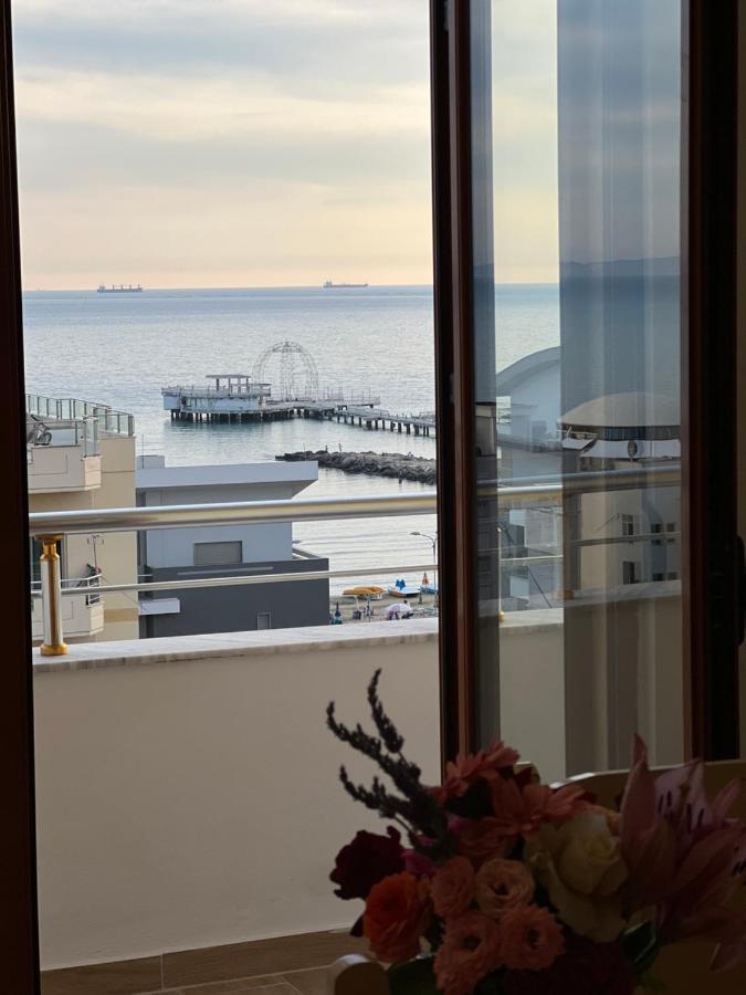 West View Apartment Durrës Esterno foto